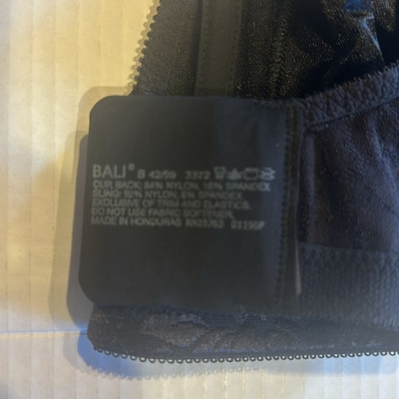 NWT Bali classic comfort cool comfort fabric black bra 42B adjustable straps - Picture 5 of 7